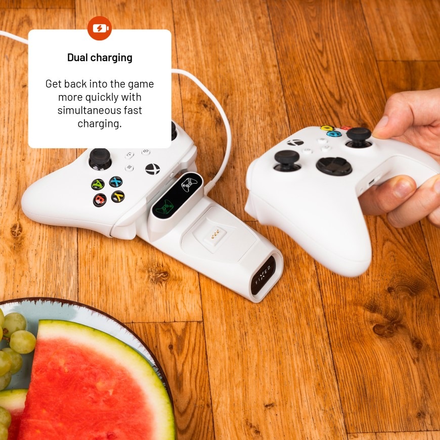 Dokovací stanice FIXED pro dva bezdrátové ovladače Xbox Series S, X a One bílá Dokovací stanice FIXED pro dva bezdrátové ovladače Xbox Series S, X a One - bílá