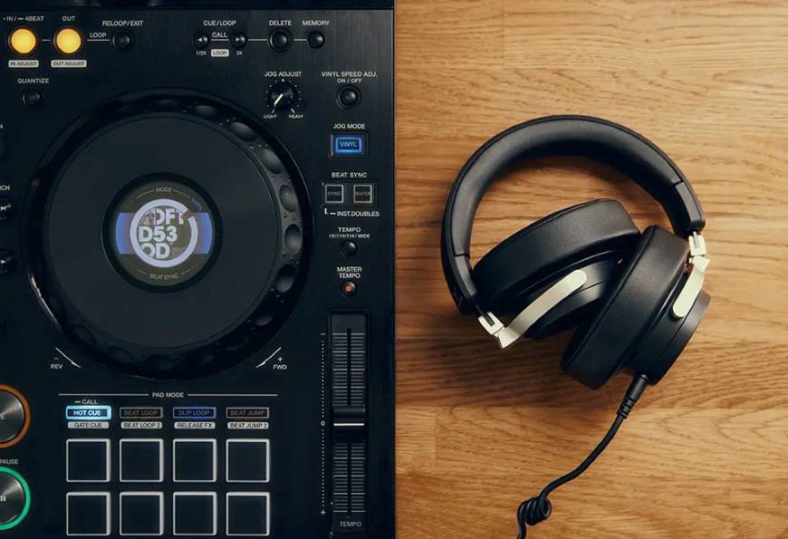 Skládací sluchátka DJ 300 PRO X CLUB