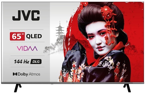 Televize JVC LT-65VDQ9435 JVC TV LT-65VDQ9435 s QLED, operačním systémem VIDAA, 144 Hz DLG a zvukem Dolby Atmos. Na levé straně obrazovky jsou klíčové parametry a vpravo je zobrazena žena v tradičním japonském kimonu s výrazným make-upem, podtrhující kvalitu obrazu