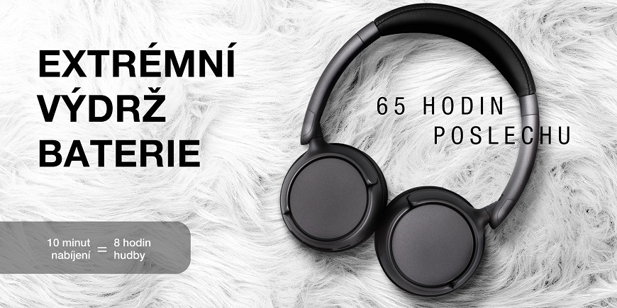 Sluchátka Hyundai HBTM 50BT černá Titanová oblouková sluchátka Hyundai HBTM 50BT ležící na bílé chlupaté podložce s textem: extrémní výdrž baterie: 65 hodin poslechu a rychlé nabíjení 10 minut = 8 hodin hudby
