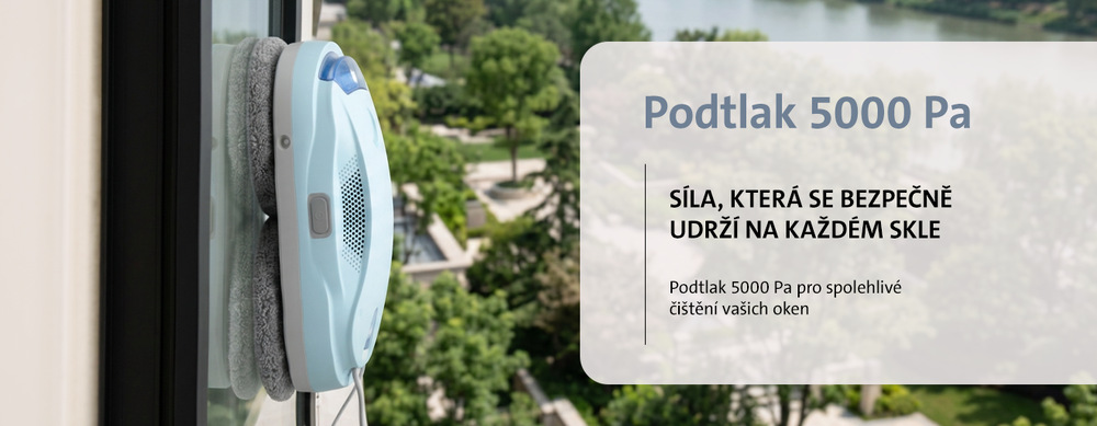 Modrobílý robotický čistič oken v provozu na okně s textem Podtlak 5000 Pa – Síla, která se bezpečně udrží na každém skle