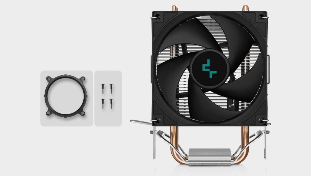 Chladič CPU DeepCool AG200 černý Vidíme černý chladič CPU s velkým ventilátorem a kovovými tepelnými trubicemi. Vlevo je na světle šedém pozadí montážní kroužek a čtyři připevňovací kolíčky.