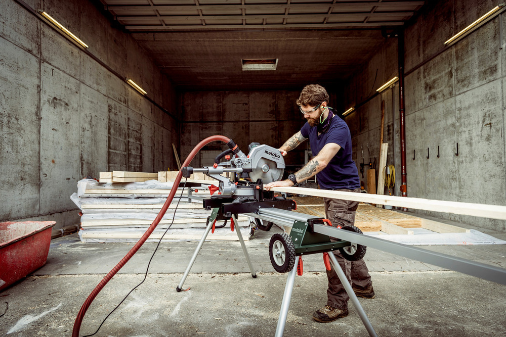 Stůl pro pily Metabo KSU 401 629006000 Stůl pro pily Metabo KSU 401 629006000 vyniká vysokou nosností až 250 kg