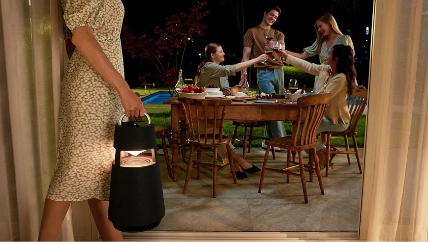 Přenosný reproduktor LG XBOOM 360 RP4 fialový Přenosný reproduktor LG XBOOM 360 RP4 fialový