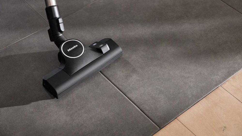 Podlahový vysavač Miele Guard M1 Parquet Flex bílý