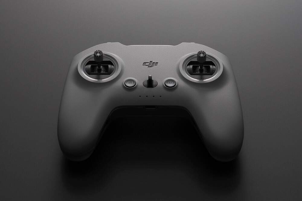 Dálkový ovladač DJI FPV Remote Controller 3 šedý Dálkový ovladač DJI FPV Remote Controller 3 šedý