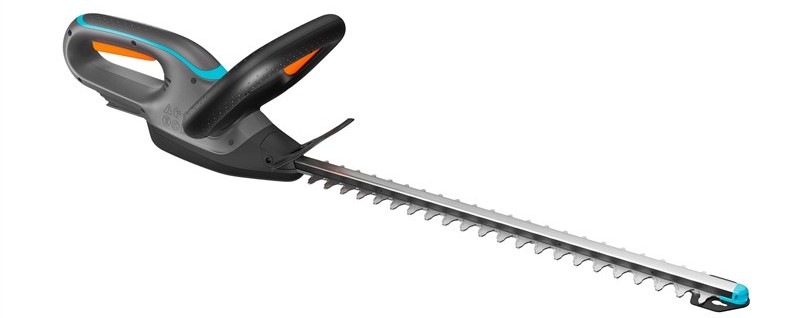 Nůžky na živý plot Gardena EasyCut 45/18V jsou vybaveny ergonomicky tvarovanou rukojetí