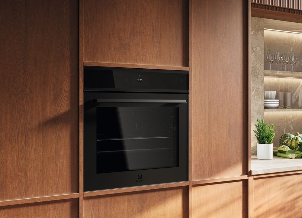 Trouba Electrolux série 800 EOB9S3XT černá Trouba Electrolux EOB9S3XT