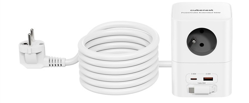 Rozbočovací zásuvka Cubenest poskytuje 2 USB-C a 1 USB-A 