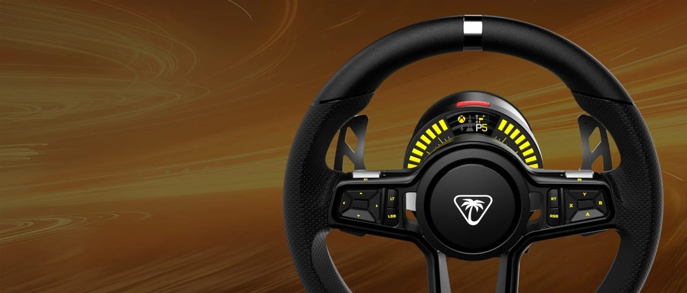 Volant Turtle Beach VelocityOne Race KD3 Direct Drive - PC, Xbox One/Series černý Detailní záběr na integrovaný digitální displej volantu KD3 Direct Drive s uživatelským rozhraním ve žluté barvě.