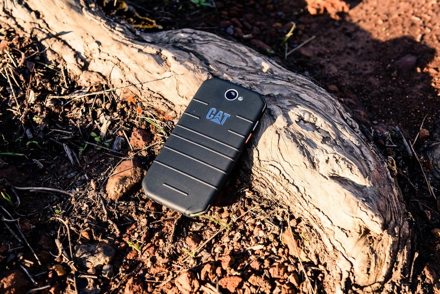 Mobilní telefon Caterpillar S31 Dual SIM černý