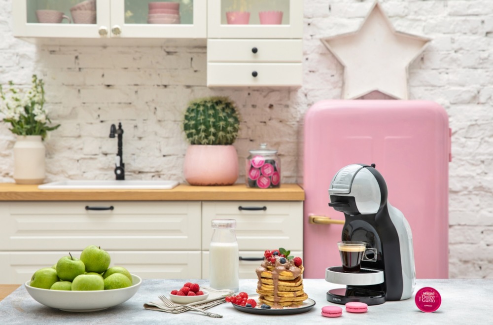 Kapslový kávovar Krups NESCAFÉ Dolce Gusto Mini Me KP123BCE+ kapsle Barista 96 ks šedý Kapslový kávovar Krups NESCAFÉ Dolce Gusto Mini Me KP123BCE+ kapsle Barista 96 ks šedý