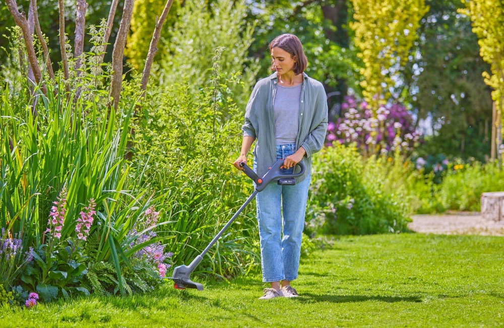 Vyžínač Gardena EasyTrim 25/18V P4A (s baterií) Vyžínač Gardena EasyTrim 25/18V P4A (s baterií)