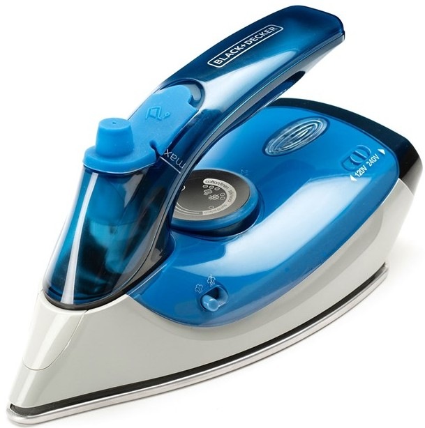 Cestovní žehlička Black+Decker BXIR1000E se sklopnou rukojetí