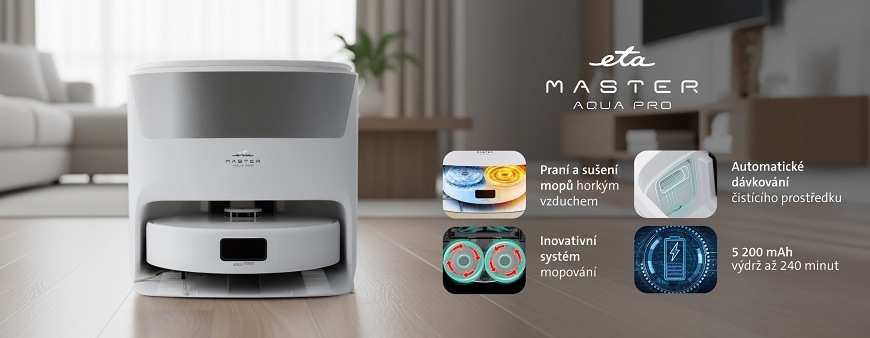 Bílý robotický vysavač ETA Master Aqua Pro ve své dokovací stanici v moderním interiéru obývacího pokeje s ikony svých funkcí: horkovzdušným sušením mopů, automatickým dávkováním čisticího prostředku, inovativním systémem mopování a baterií s výdrží až 240 minut