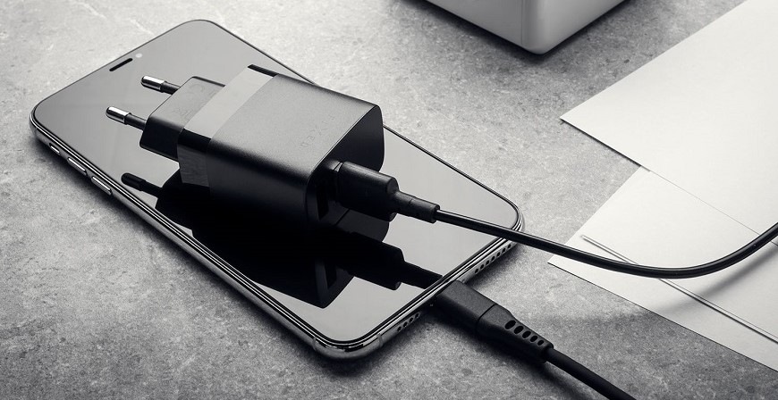 Nabíječka do sítě FIXED 17W Smart Rapid Charge, 2x USB + micro USB kabel 1m černá