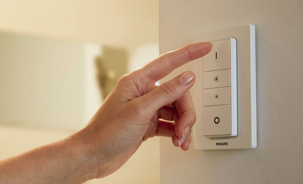 Bodové svítidlo Philips Hue Buckram White Ambiance Spot, bez ovladače černé Bodové svítidlo Philips Hue Buckram White Ambiance Spot, bez ovladače černé
