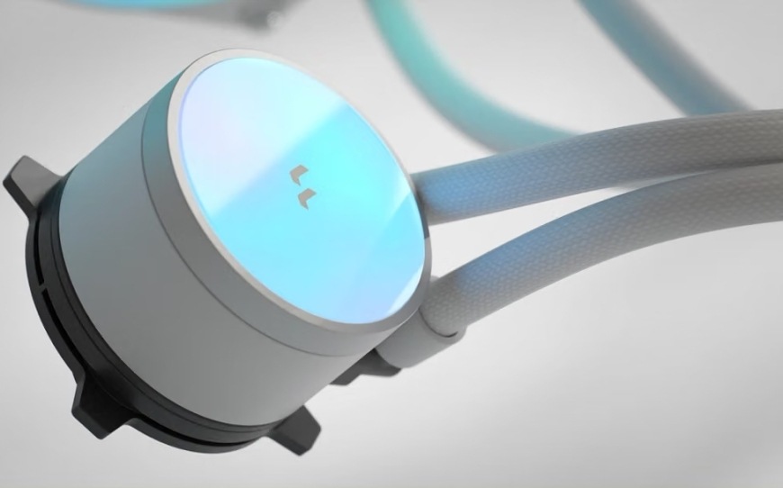 Detail bloku pumpy vodního chladiče FRACTAL DESIGN Radius 360 RGB White s podsvíceným horním krytem a opletenými hadicemi