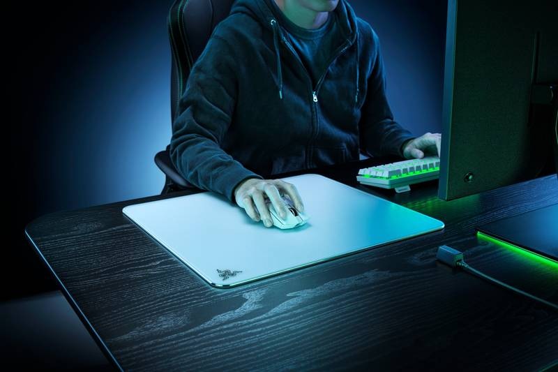 Podložka pod myš Razer Atlas, 45 × 40 cm bílá