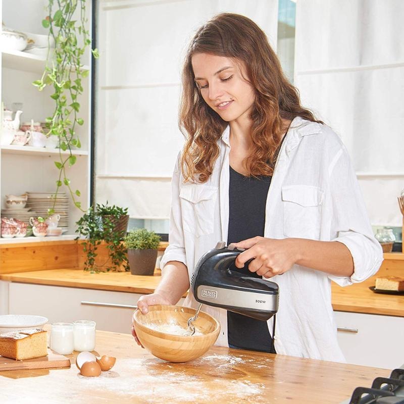 Ruční šlehač Black+Decker BXMX500E černý/nerez Ruční šlehač