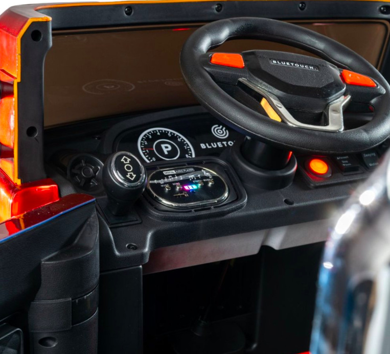Ovládací panel elektrického auta BLUETOUCH s displejem a hudebními funkcemi