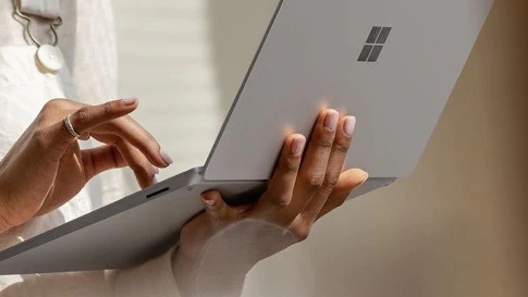 Notebook Microsoft Surface Laptop 3 15" - ZÁNOVNÍ - 12 měsíců záruka stříbrný