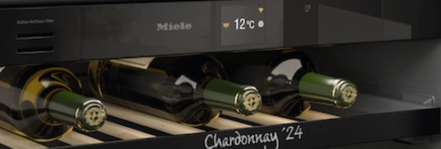 Vinotéka Miele KWTUS 7054 F černá/sklo