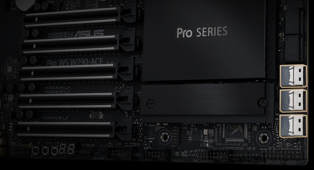 Základní deska Asus Pro WS W790-ACE černá Přes Slim SAS konektory připojíte ještě více příslušenství