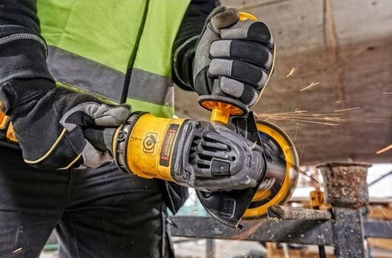 Úhlová bruska akumulátorová Dewalt 54V XR Flexvolt DCG418N (bez baterie) Úhlová bruska akumulátorová Dewalt 54V XR Flexvolt DCG418N (bez baterie)