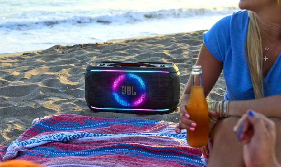 Party reproduktor JBL PartyBox On-The-GO-2 černý JBL PartyBox On-The-Go 2 podporuje technologii JBL Auracast