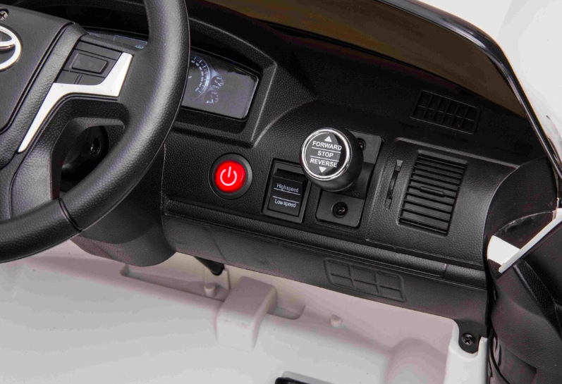 Elektrické auto Beneo Toyota Landcruiser 12V bílé