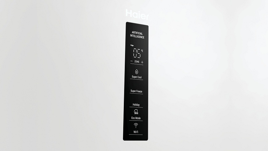 detail displeje bílé chladničky haier HTW5618DNPW
