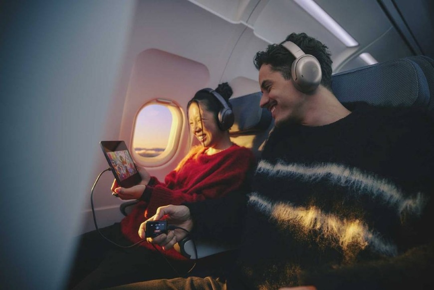 JBL Tour One M3 Smart TX, béžová