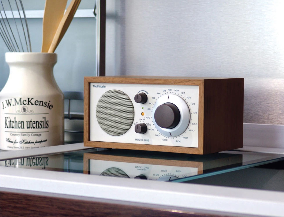 Radiopřijímač Tivoli Audio Model One BT stříbrný/hnědý Radiopřijímač Tivoli Audio Model One BT stříbrný/hnědý