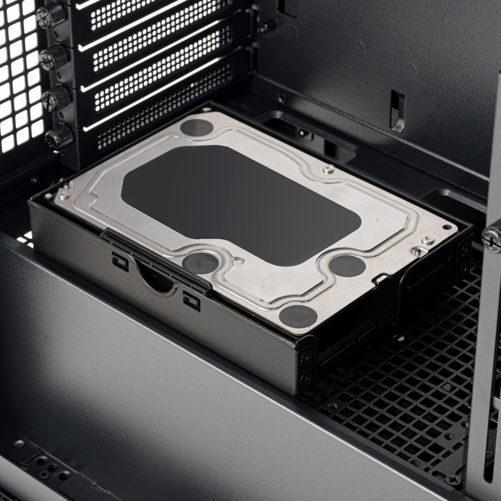 SilverStone SETA H2 je skříň typu Full Tower s objemem 70 l