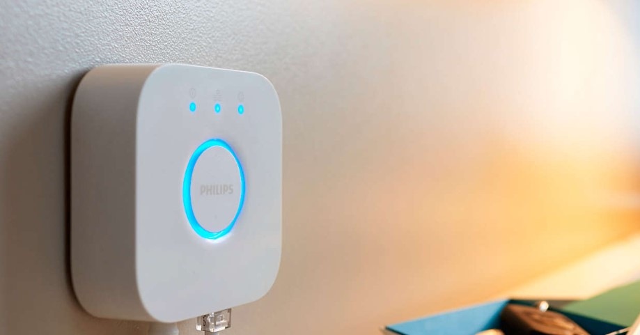Ovladač Philips Hue Bridge 2.0 bílé Ovladač Philips Hue Bridge 2.0 bílé