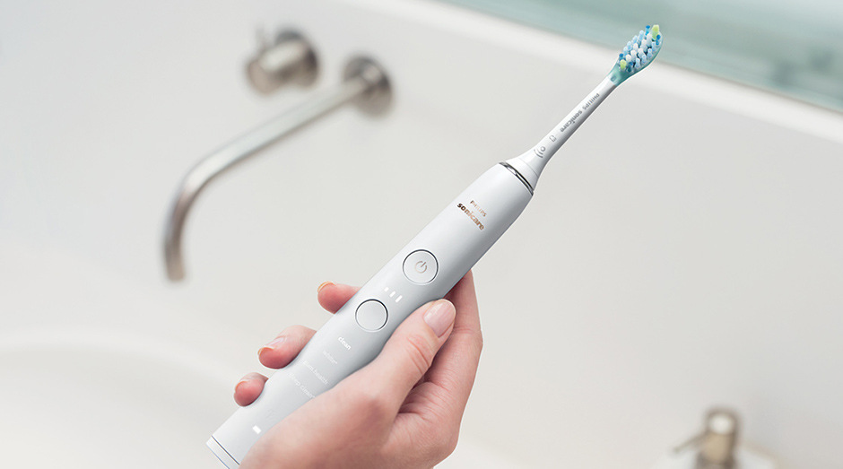Zubní kartáček Philips Sonicare 9000 DiamondClean HX9911/27 bílý Zubní kartáček Philips Sonicare 9000 DiamondClean HX9911/27 bílý