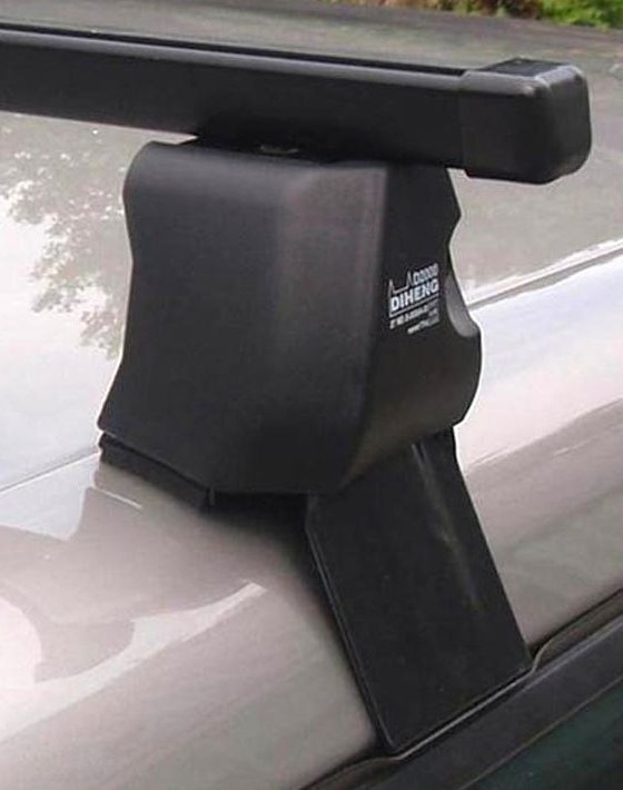 Příčníky Compass RAPID Střešní nosič Compass RAPID zámek FE DIH - spaceback