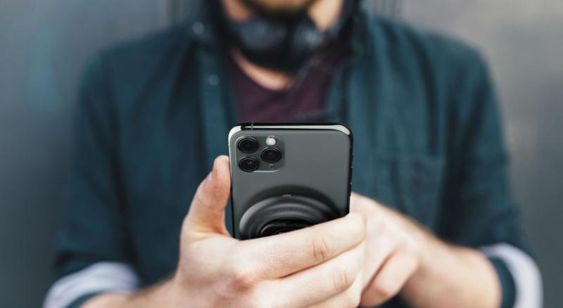 Bezdrátová nabíječka CellularLine Octopus s přísavkami, max.10W černá Bezdrátová nabíječka CellularLine Octopus s přísavkami, max.10W černá