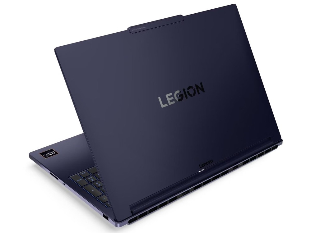 Pootevřený notebook Lenovo Legion 7 16AGP11 zezadu