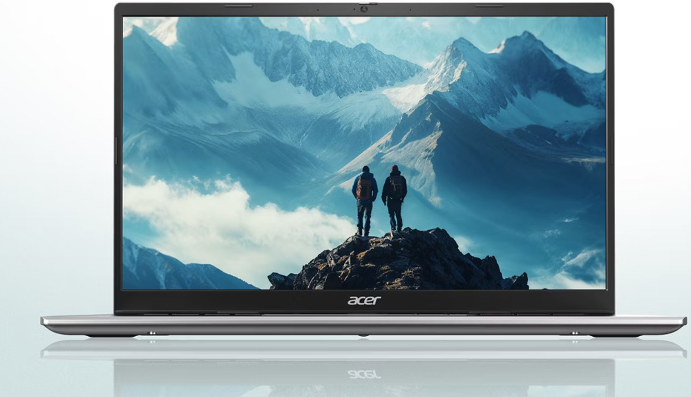 Dvojice horolezců v horách na ostrém a realisticky barevném displeji notebooku Acer Chromebook 315