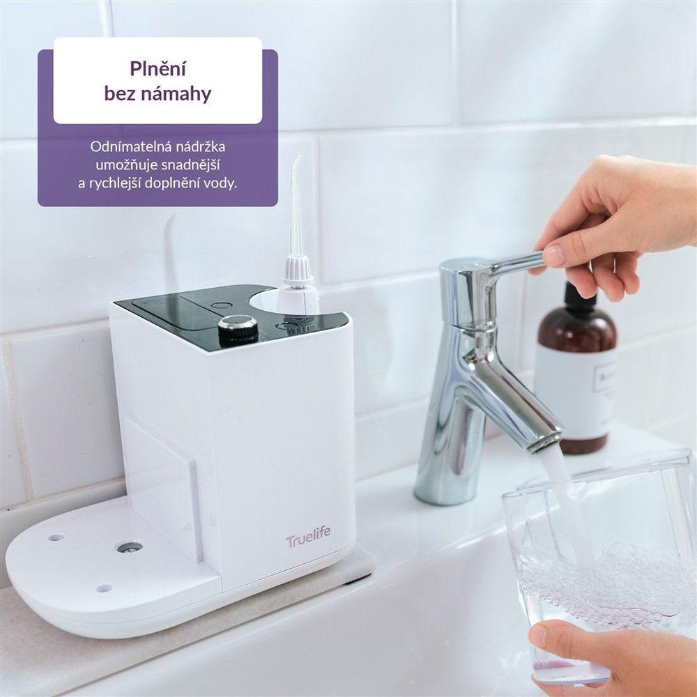 Ústní sprcha TrueLife AquaFloss Station S800 UV bílá Sprcha TrueLife se jednoduše plní