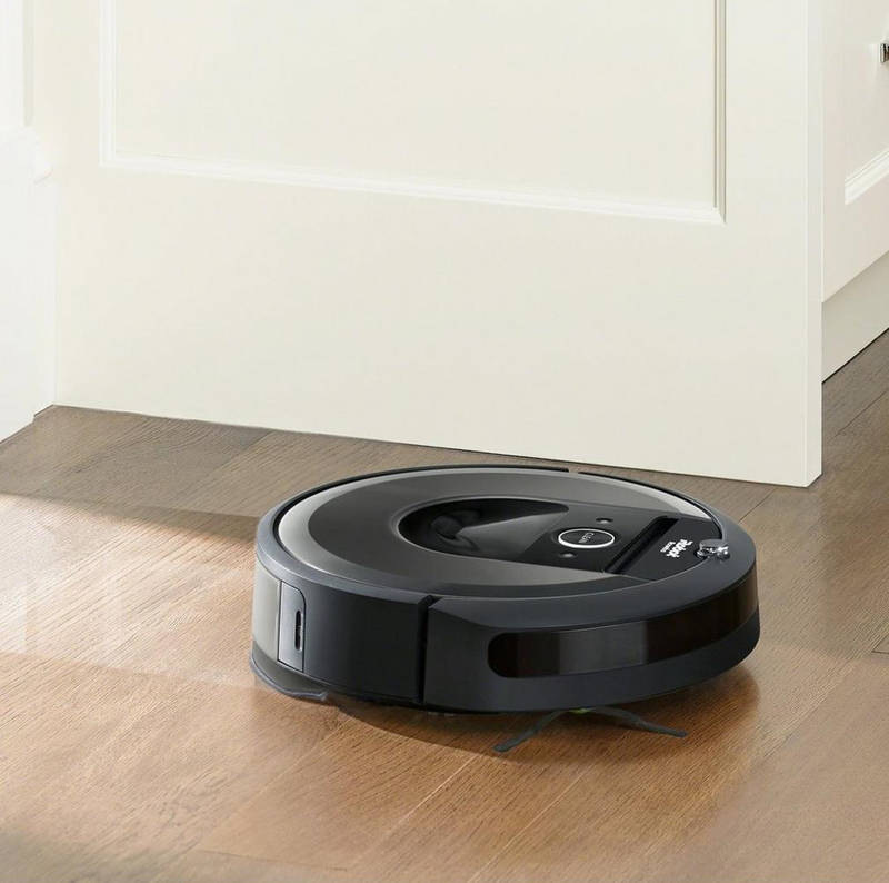 Robotický vysavač iRobot Roomba Combo i8 černý Robotický vysavač iRobot Roomba Combo i8 černý