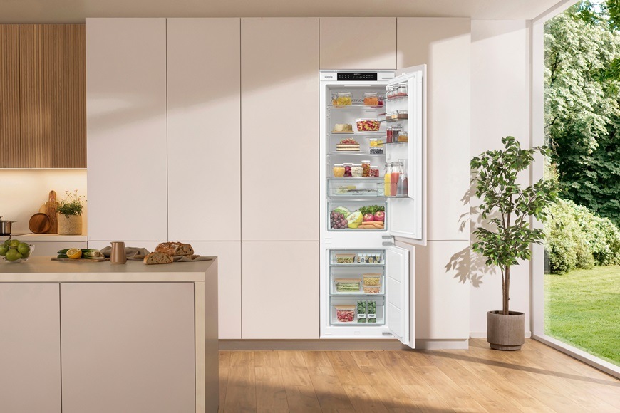 Kombinovaná chladnička Gorenje NRKI519E41, vestavná, v domácnosti