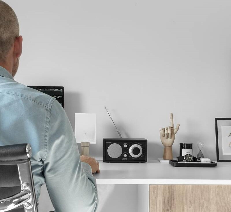 Radiopřijímač Tivoli Audio Model One BT černý Radiopřijímač Tivoli Audio Model One BT černý