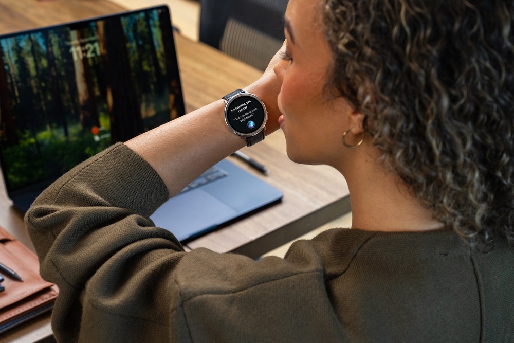Chytré hodinky Amazfit Active 2 Premium NFC (Round) s koženým řemínkem černé