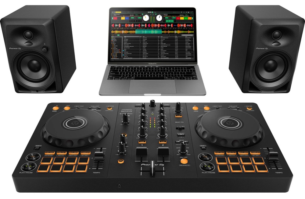 Mixážní pult Pioneer- funkce Smart Fader dokáže automaticky upravovat vybrané parametry