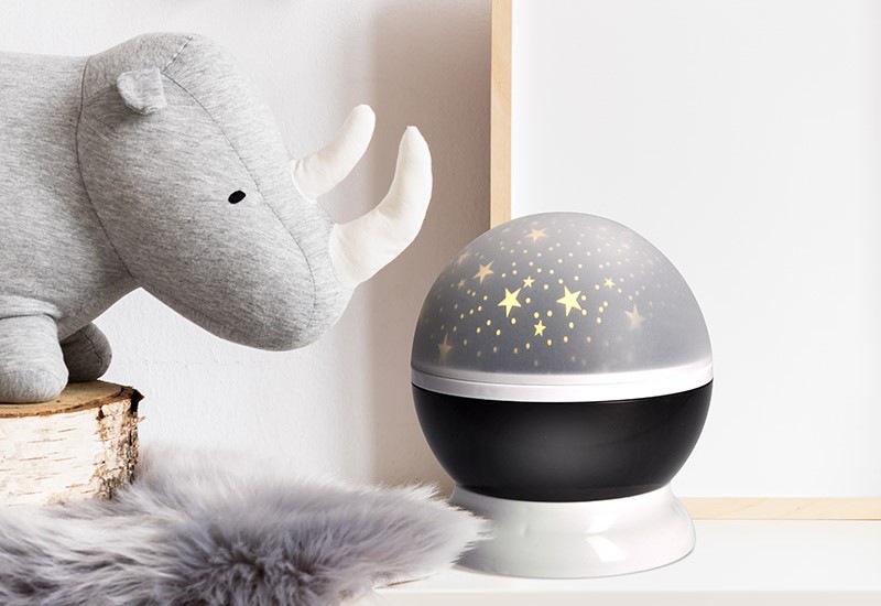 Dekorativní LED projektor Solight multicolor, 9 režimů, otáčení, USB, 4x AAA Dekorativní LED projektor Solight multicolor, 9 režimů, otáčení, USB, 4x AAA