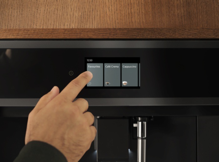 Vestavné espresso Electrolux série 800 EBC95T černý Vestavné espresso Electrolux série 800 EBC95T černý
