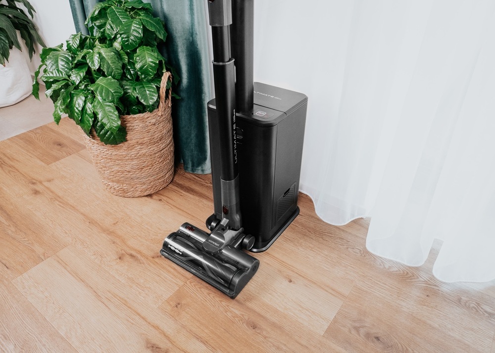 Vysavač Concept stojí volně na podlaze